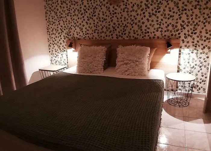 Les Grands Cedres D3 Apartman *